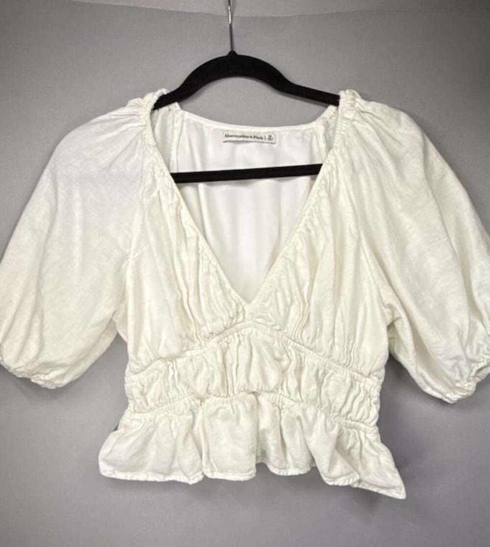 Y2K Abercrombie & Fitch Women's White Cottagecore Plunge Neck Puff Sleeve Smocke